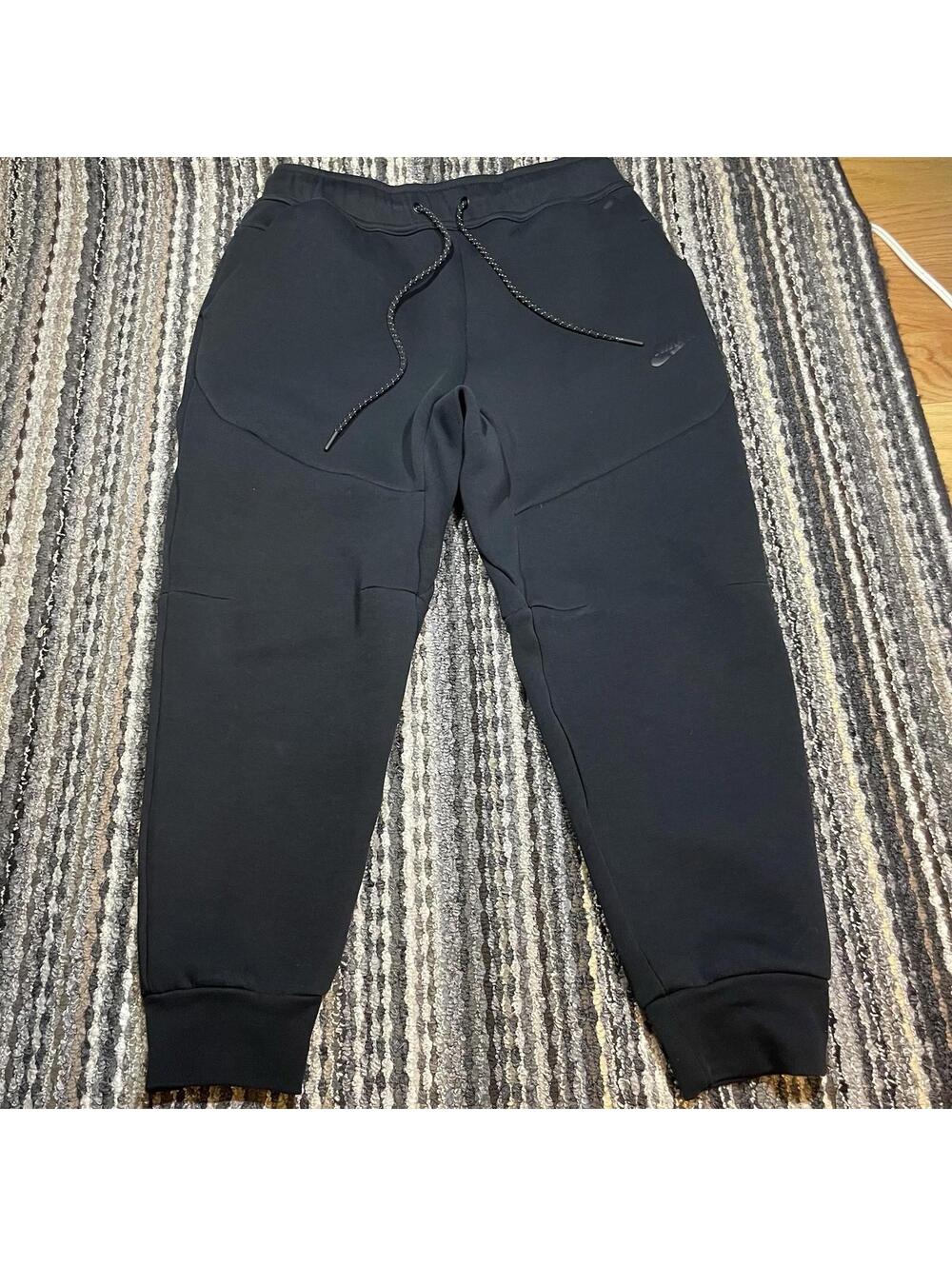Nike Tech Fleece Joggers Double Black CU4496 010 Large Men’s (Fits Small)
